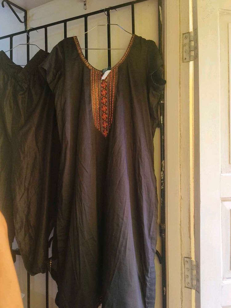 Embroidered Kurta Set