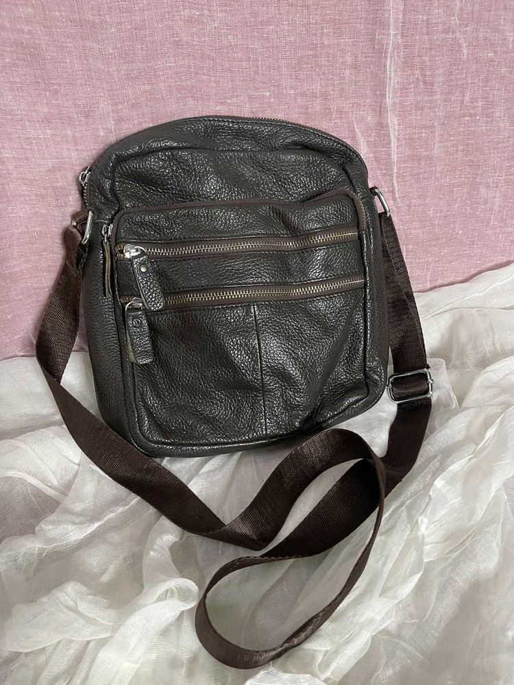 Unisex Leather Messenger Bag