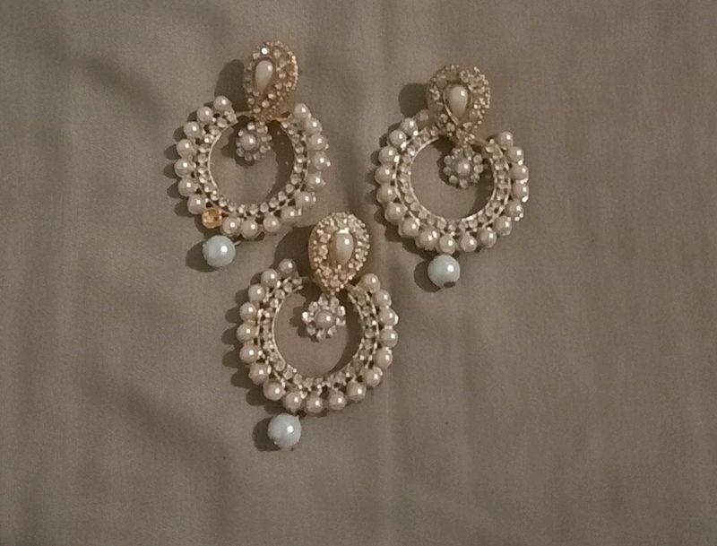 Locket N Earrings Set With Chain