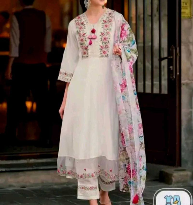 Elegant Embroidered Kurta Set
