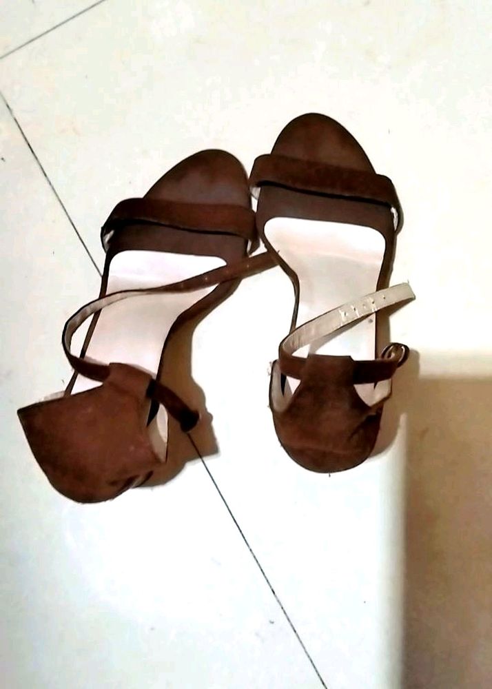 Sale Heels 👠 🔥🔥
