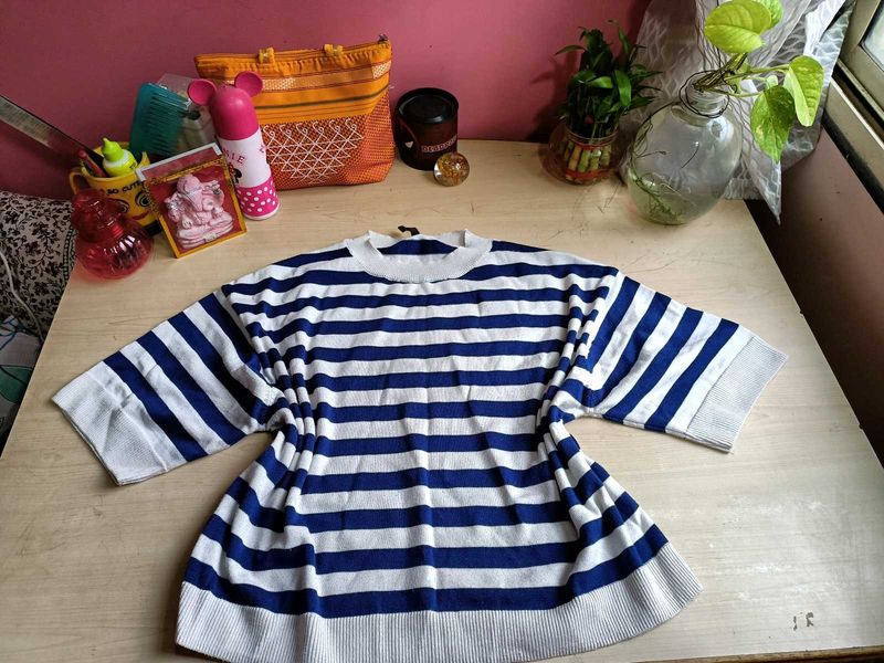 trends white&amp;blue top