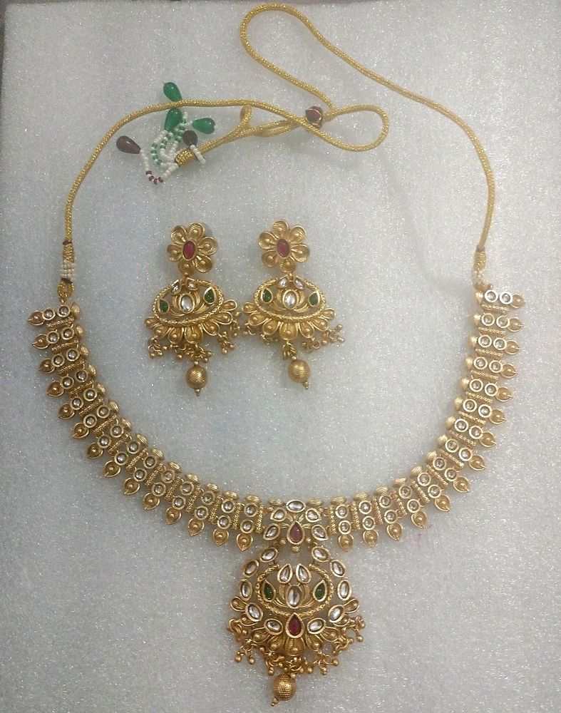 Matt Gold Finish Necklace Set.