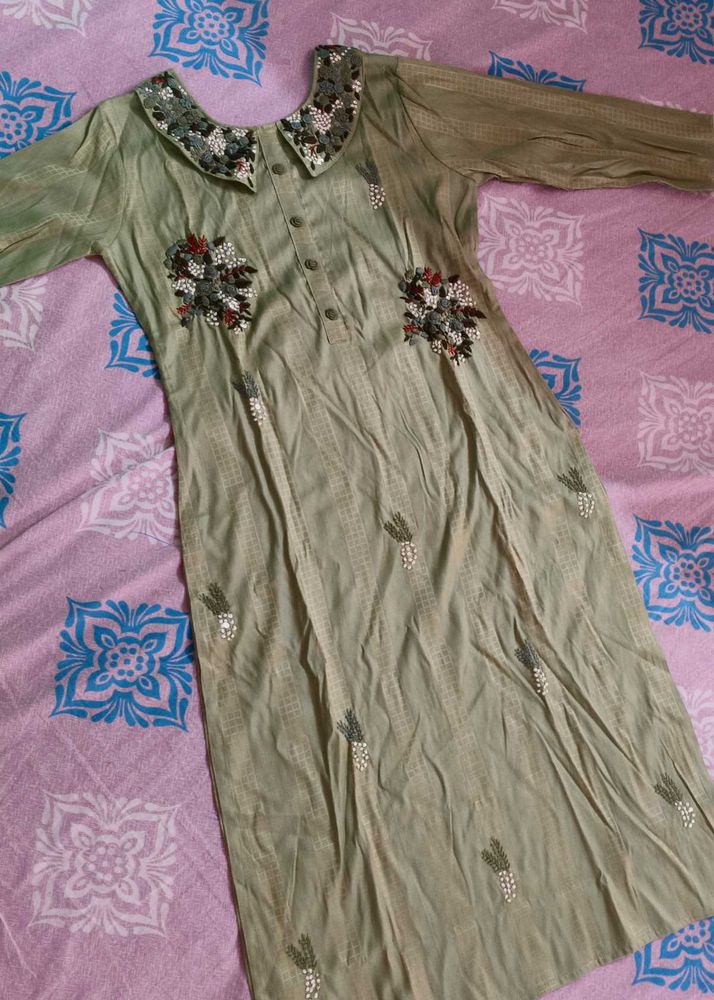 Olive Green Straight Cut Kurta With Embroidery