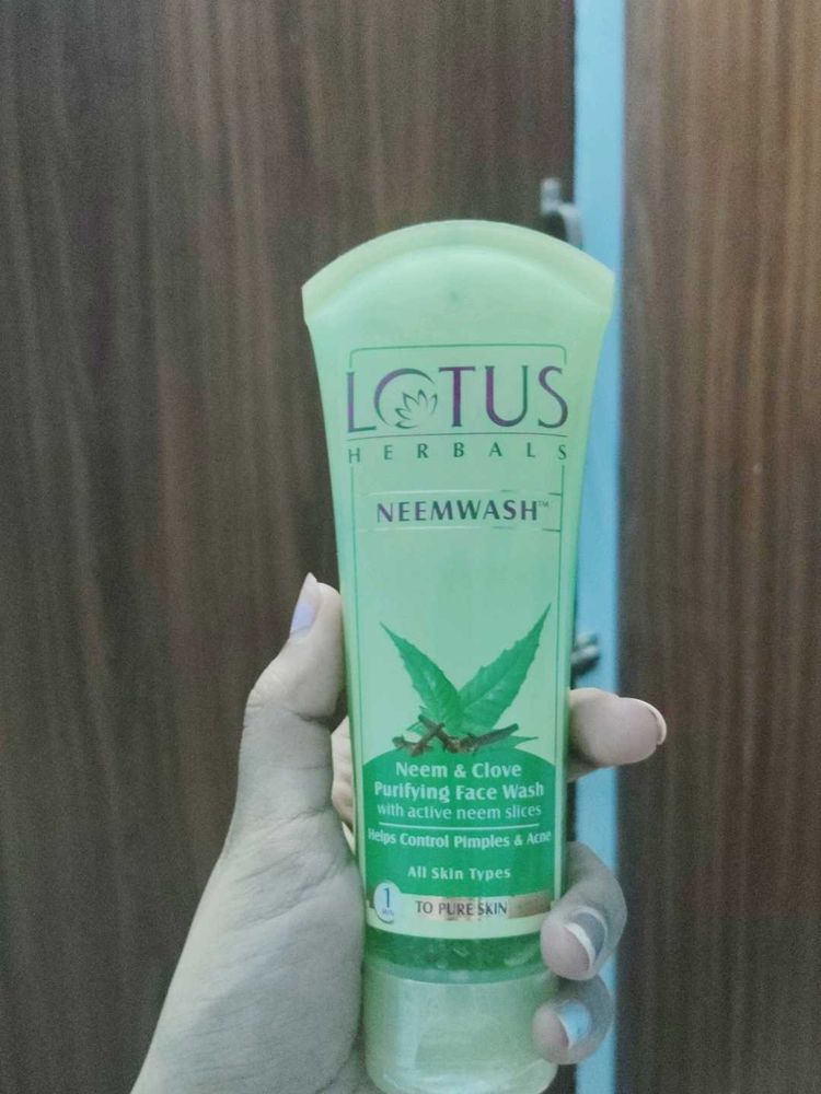 Lotus Neem Facewash.