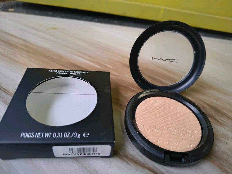 MAC Extra Dimension Skinfinish