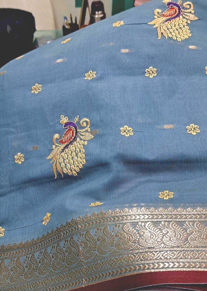 Elegant gray Embroidered Saree