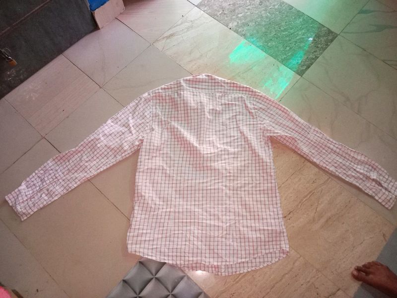 white and pink colour Like New
