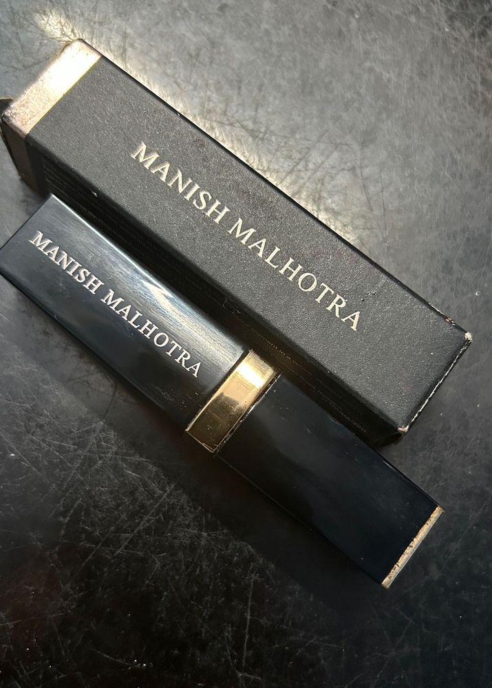 Manish Malhotra Liquid Matte Lipstick