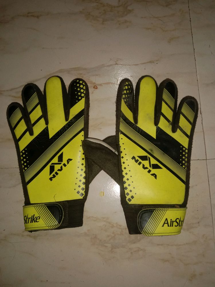 Nivia Air Strike Goalkeeper Gloves