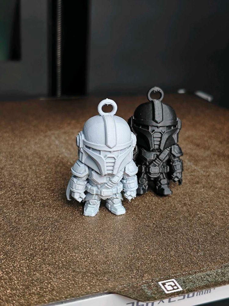 Mecha Mandalorian Keychain
