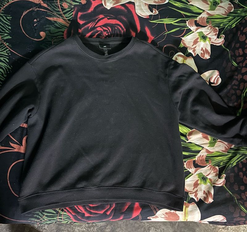 Black H&amp;M Sweatshirt