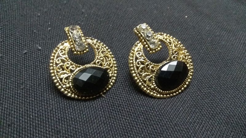 Elegant Black &amp; Golden Oxidized Eartops