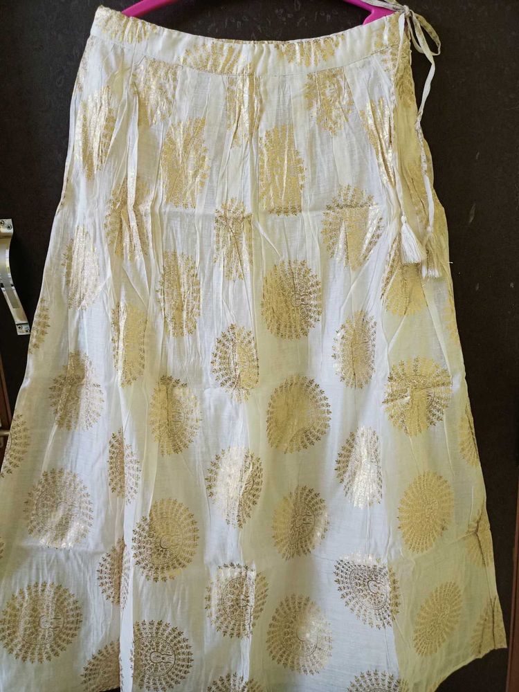Gorgeous ✨Golden And beige Ethnic Skirt✨