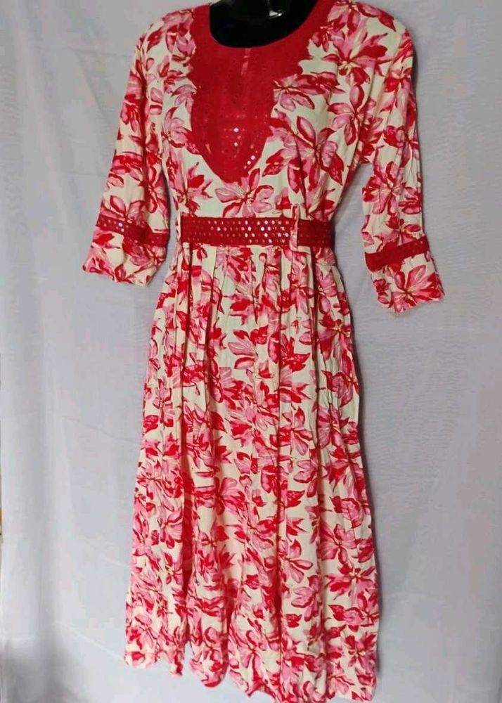 Beautiful Floral Print Gown With Belt ❤️