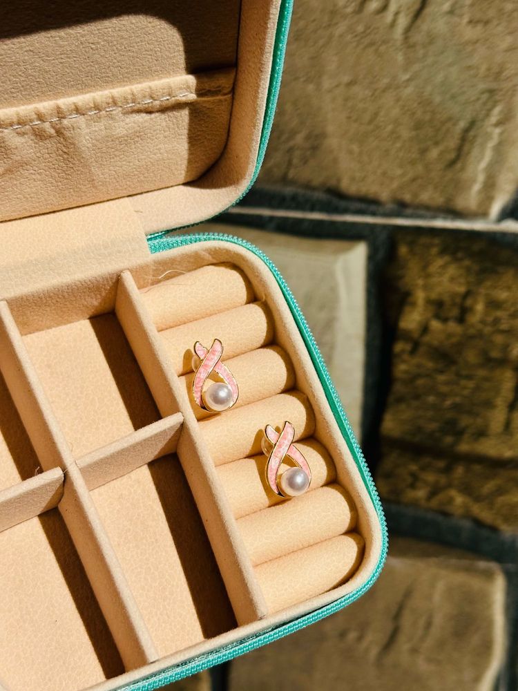 Elegant Pink swirl earrings with a Pearl touch 🤍✨