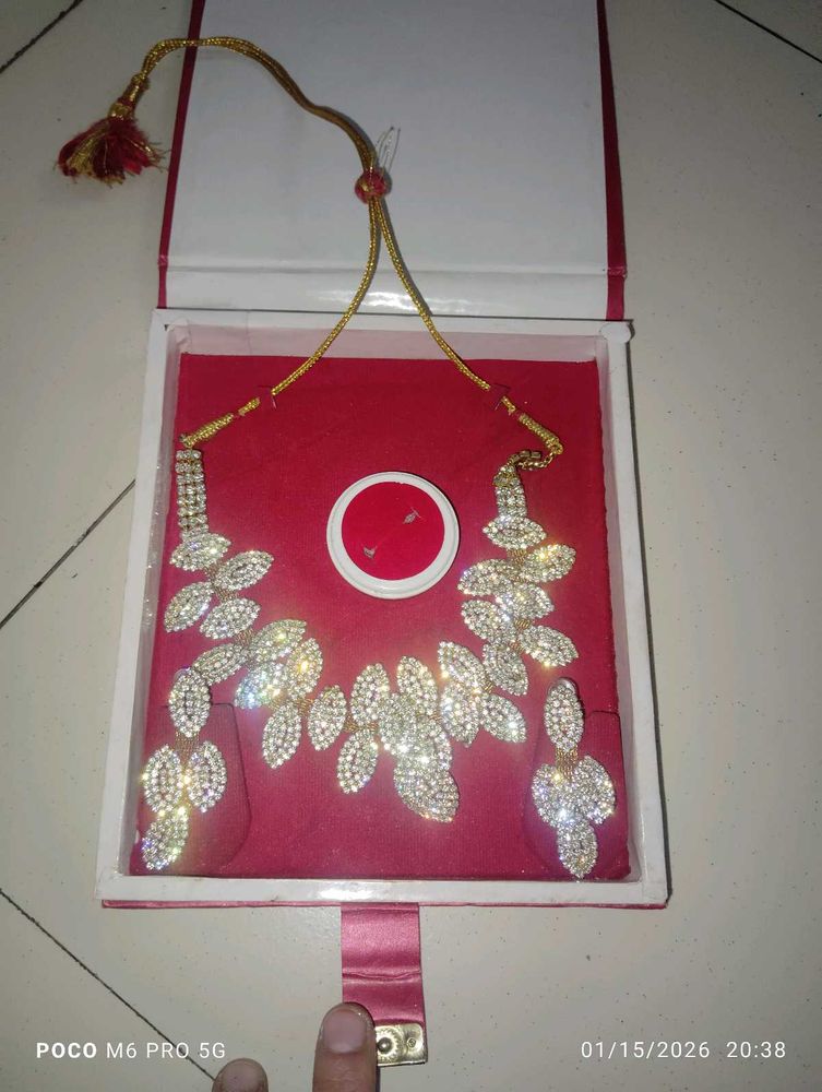 Sparkling Jewelry Set