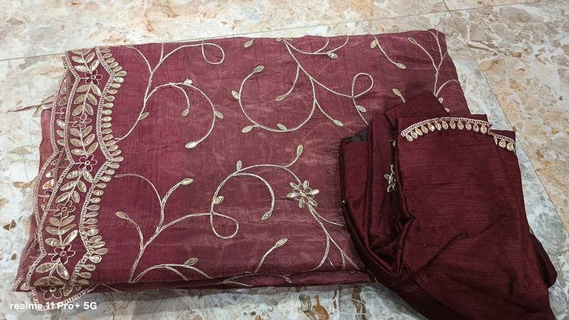 gold crush saree