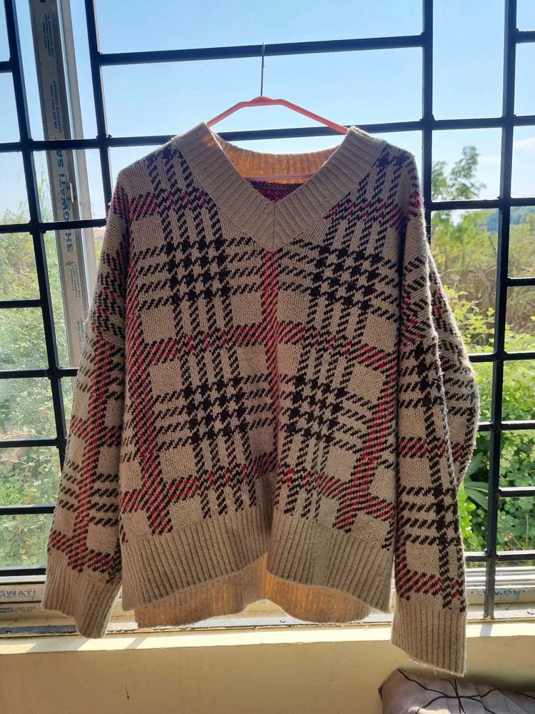 Patterned V-Neck Sweater