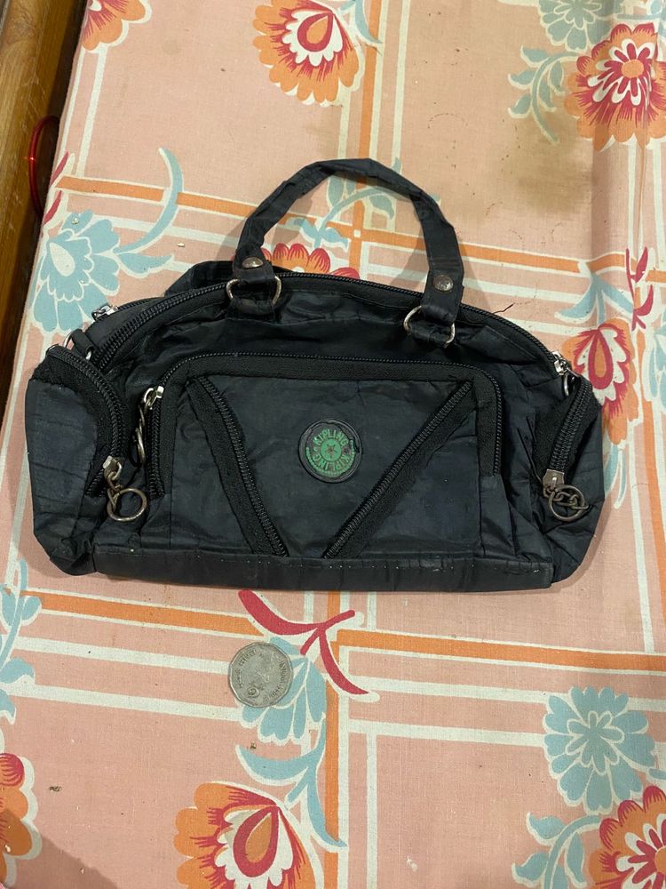 black pouches for women