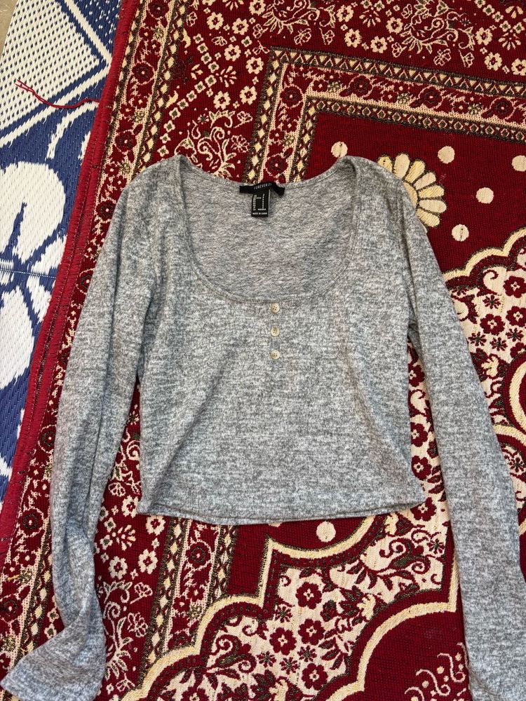 Gray Long Sleeve Crop Top