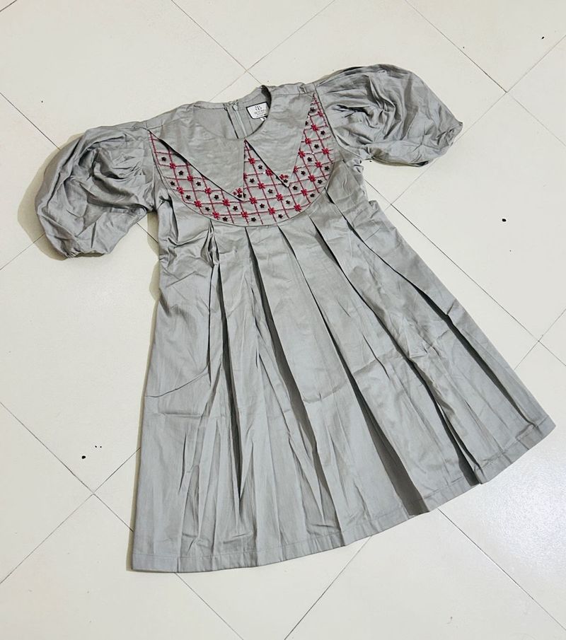 Beyond The Grey Pleated Dress 👗😍