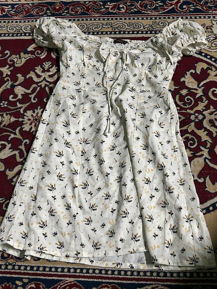 Floral off-shoulder mini dress