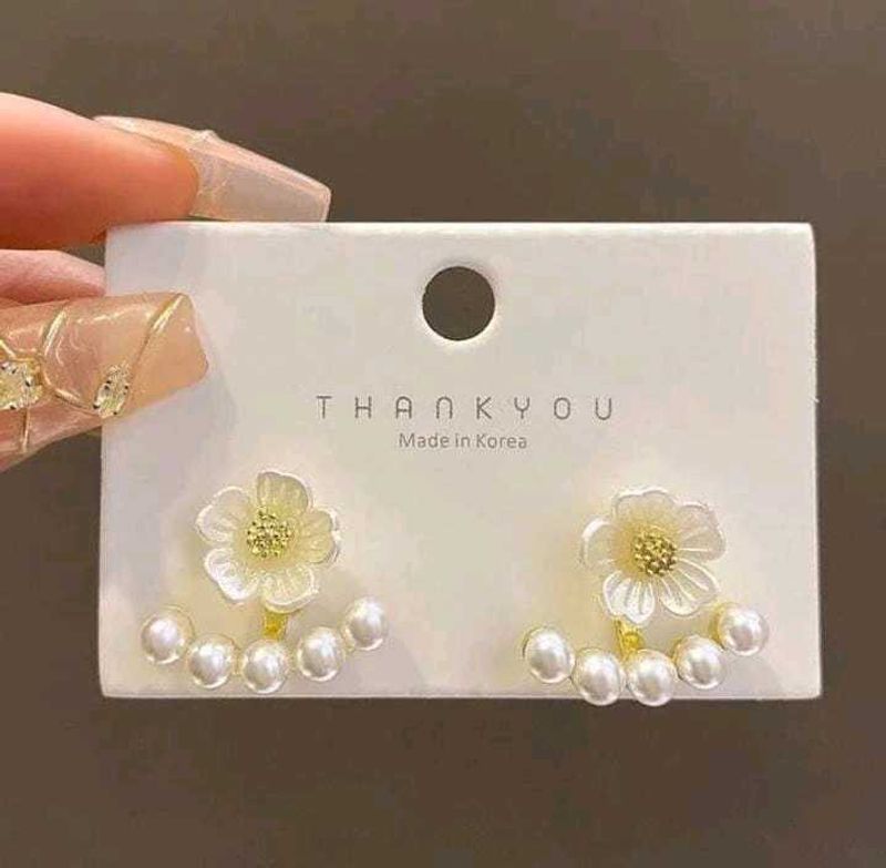 Floral Pearl Earrings