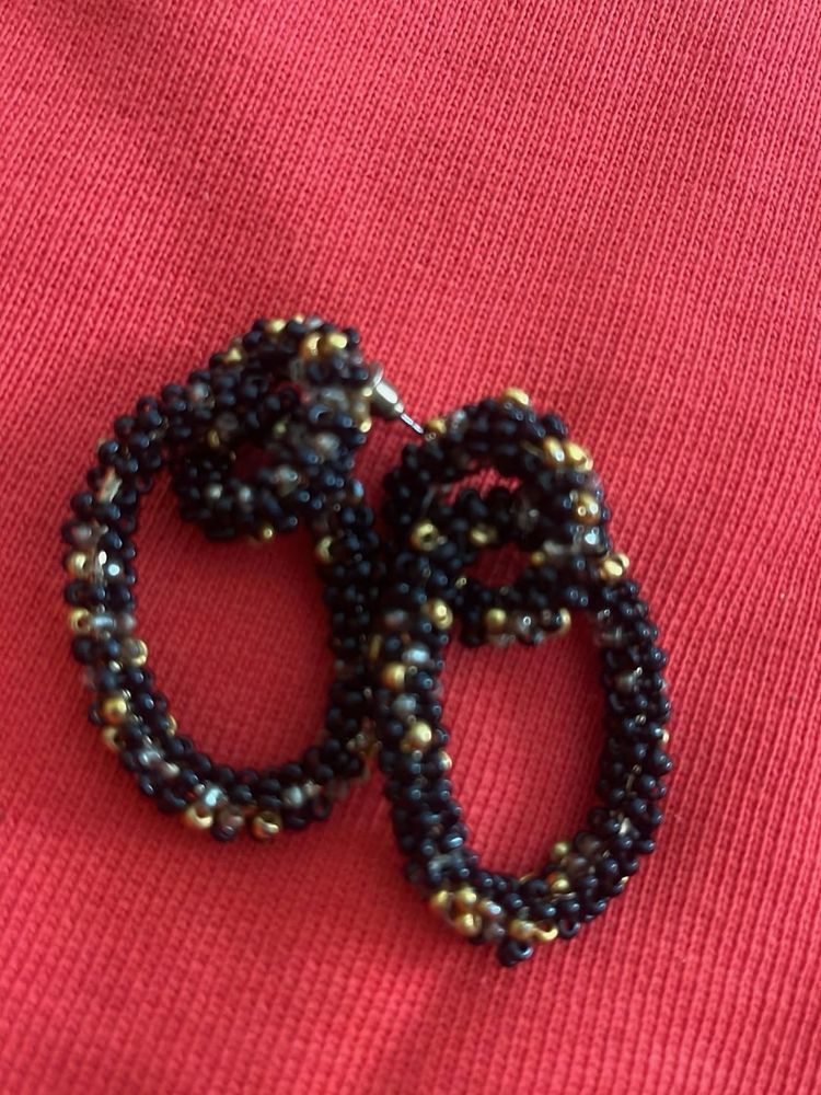 Stylish Black And Gold Earrings