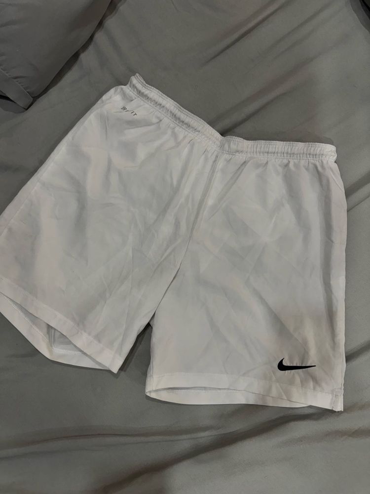 White nike shorts