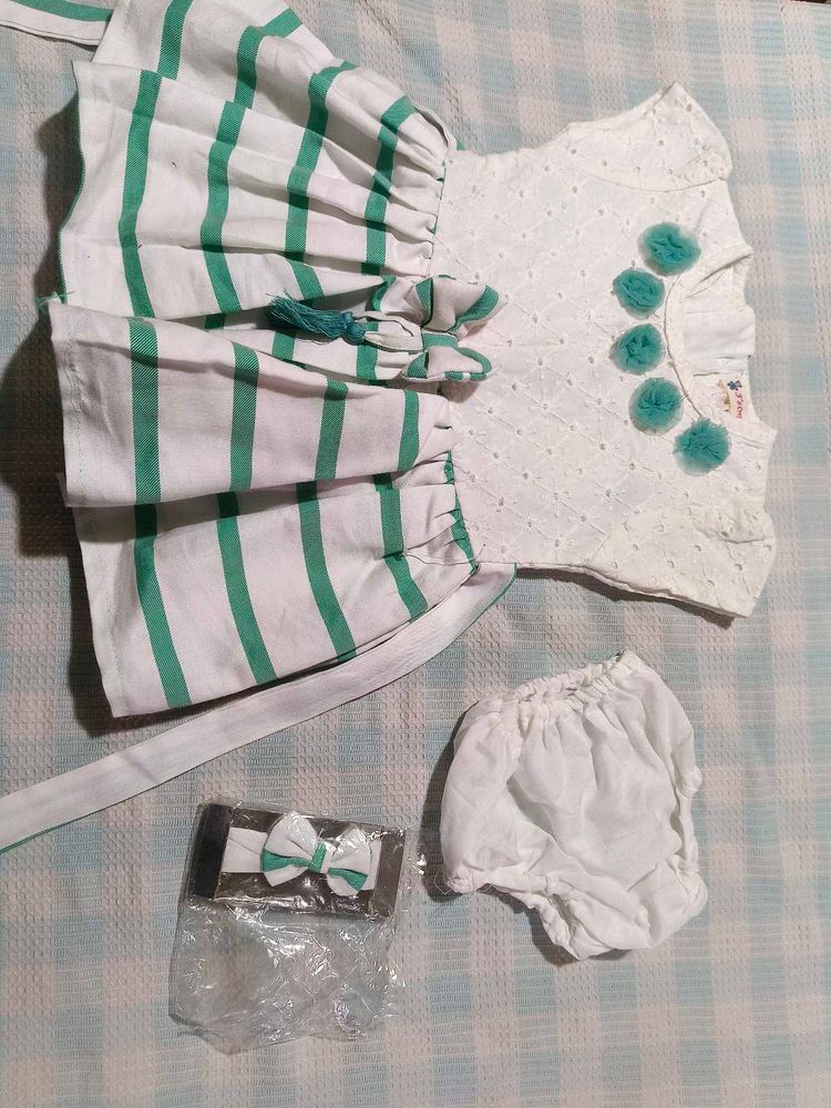Cute Green &amp; White Dress Set