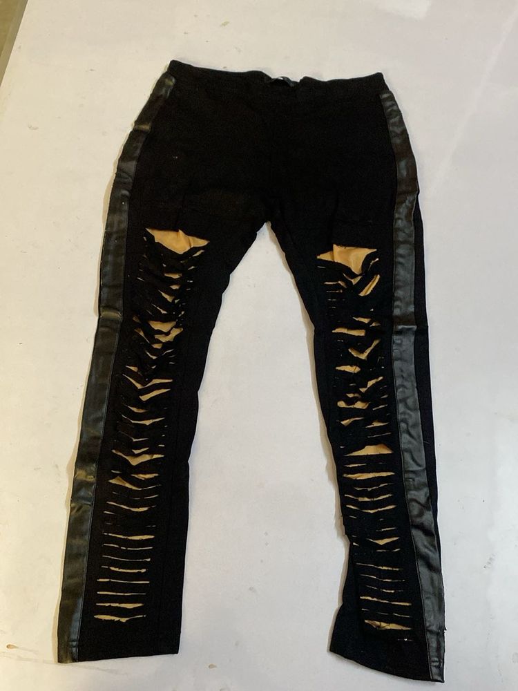 Ripped Black Jegging