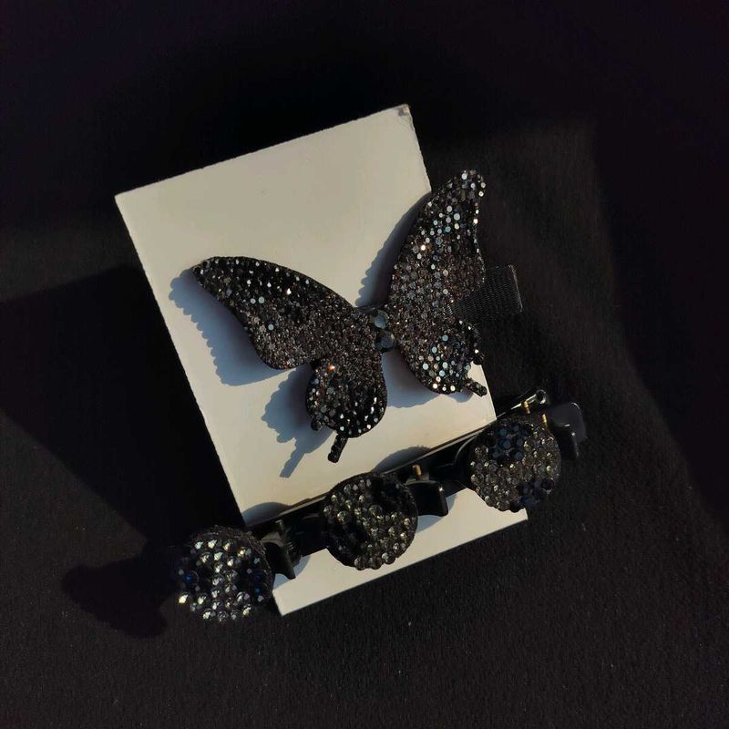 on sale! aesthetic bedazzled hair clips ✧