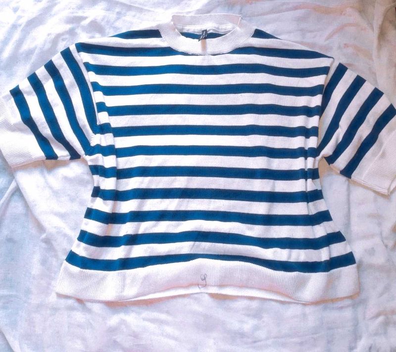 🎀Trends Blue And White Top🎀