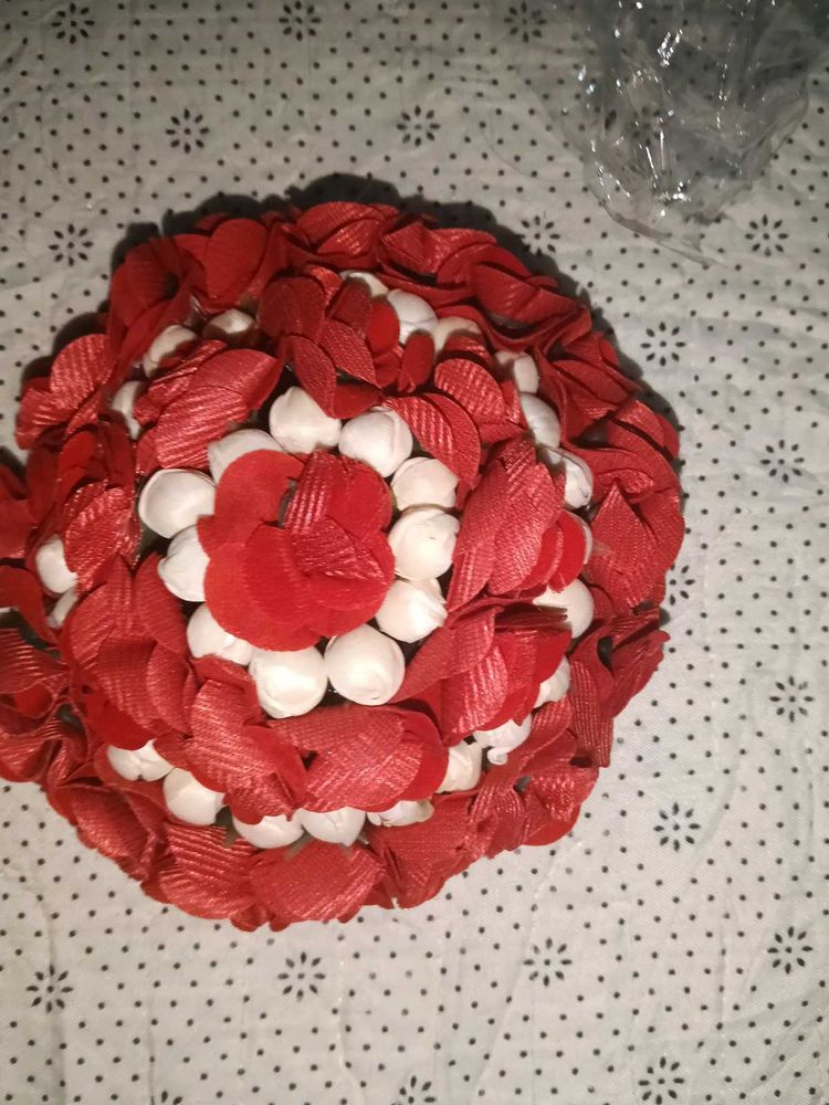 Red &amp; White Hair Accessory