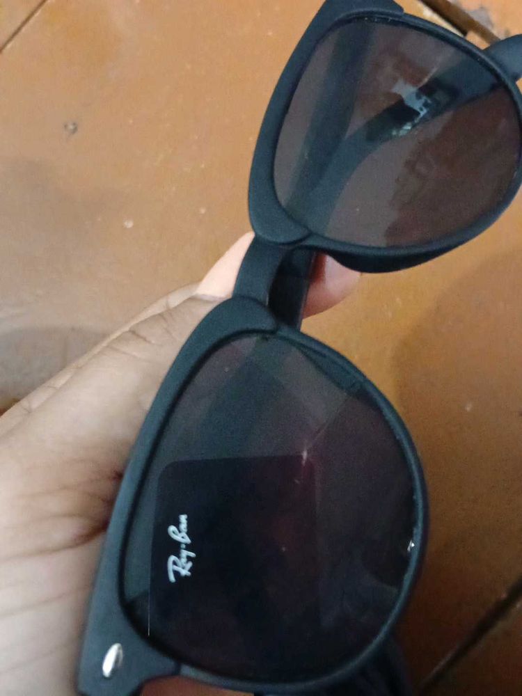 Ray-Ban Black Sunglasses