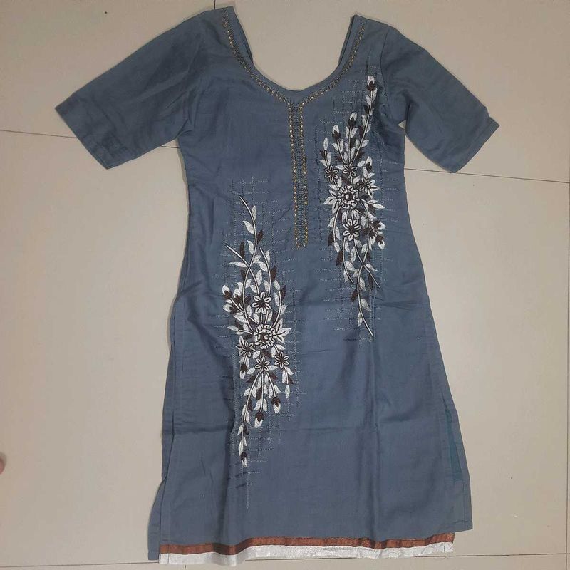 Womens Embroidered Kurta