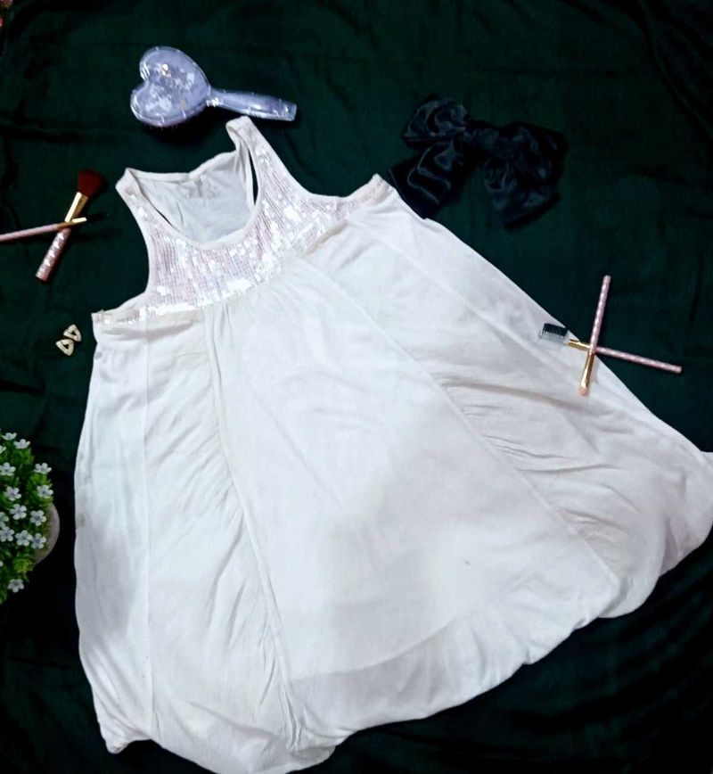 White Sleeveless Dress