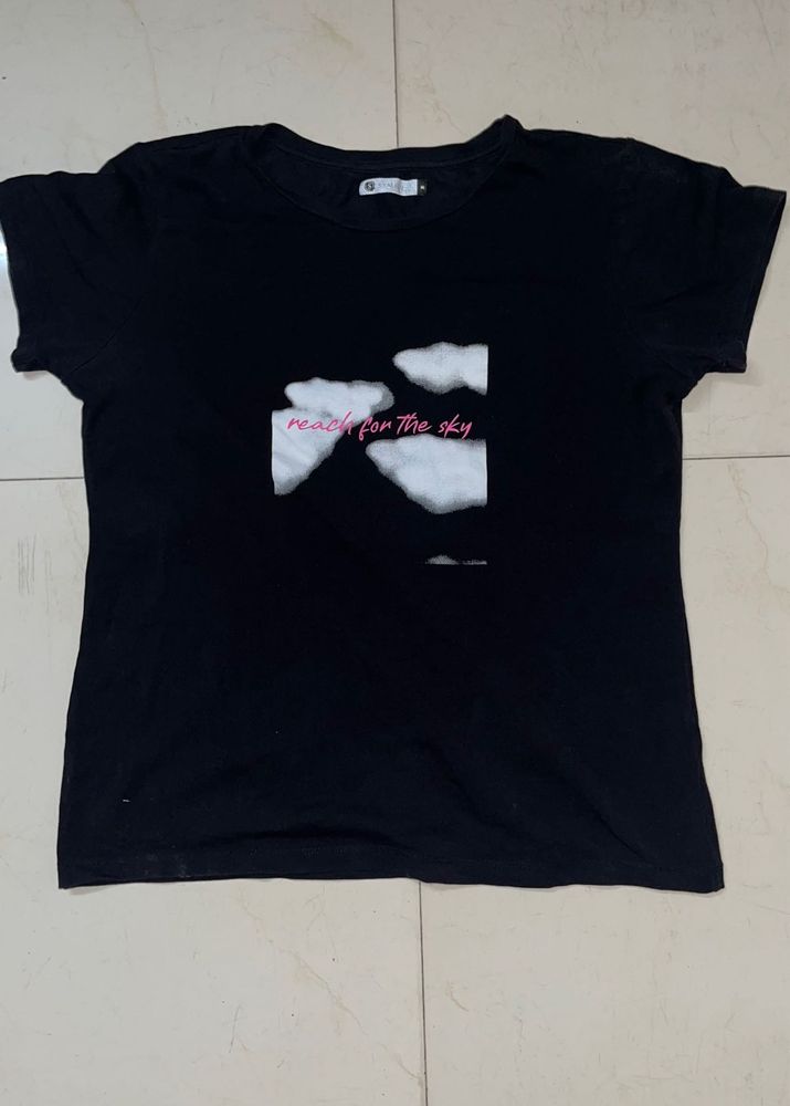 Black &#39;Reach for the Sky&#39; Graphic Tee