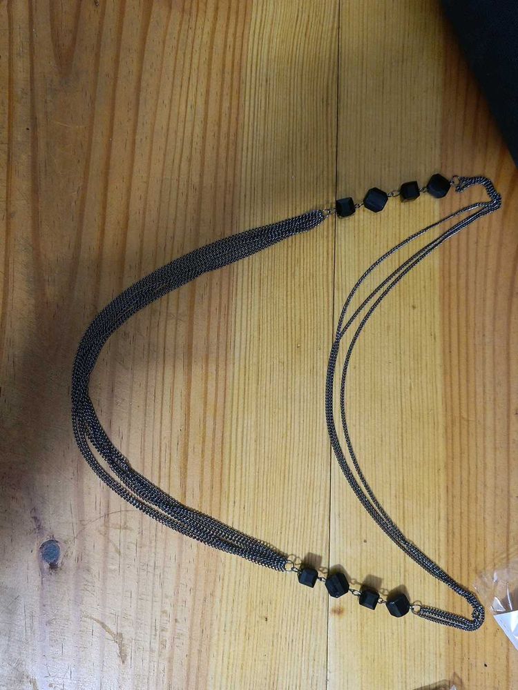 Layered Chain Necklace With Earrings
