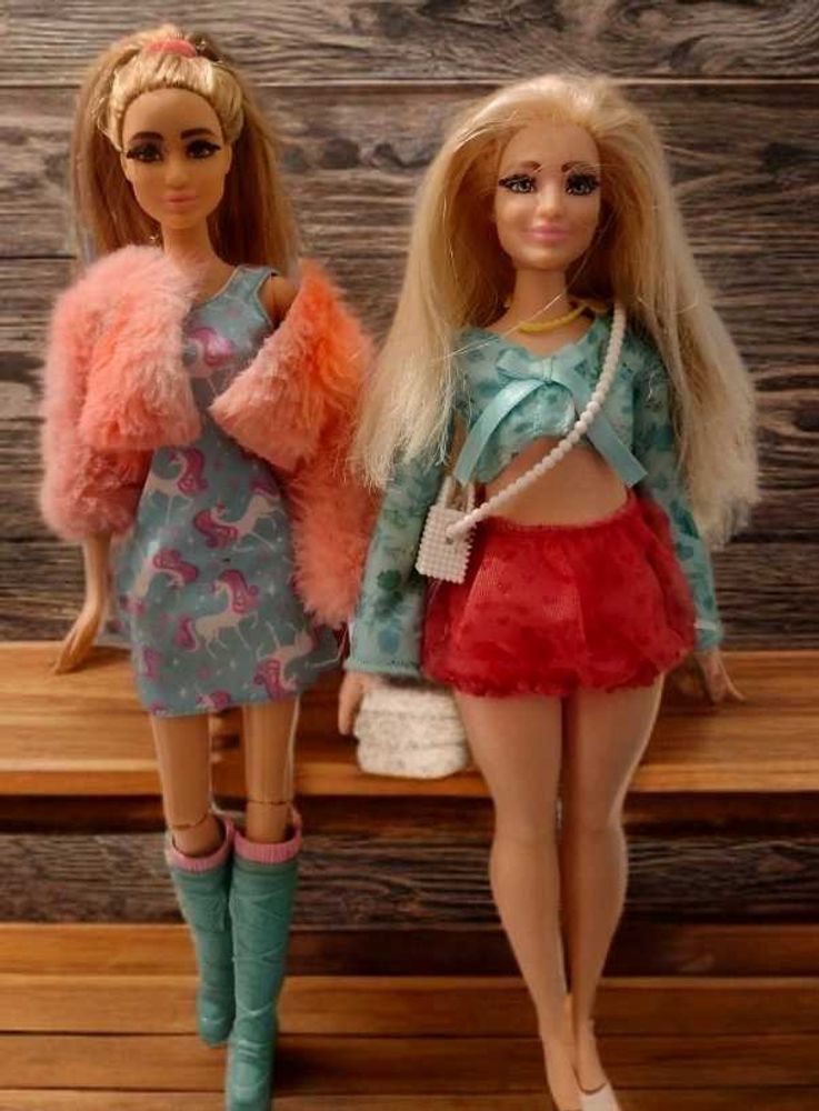 Two Fashionista Dolls