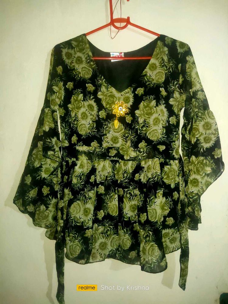 Simple &amp; Beautiful Top(V Necked)