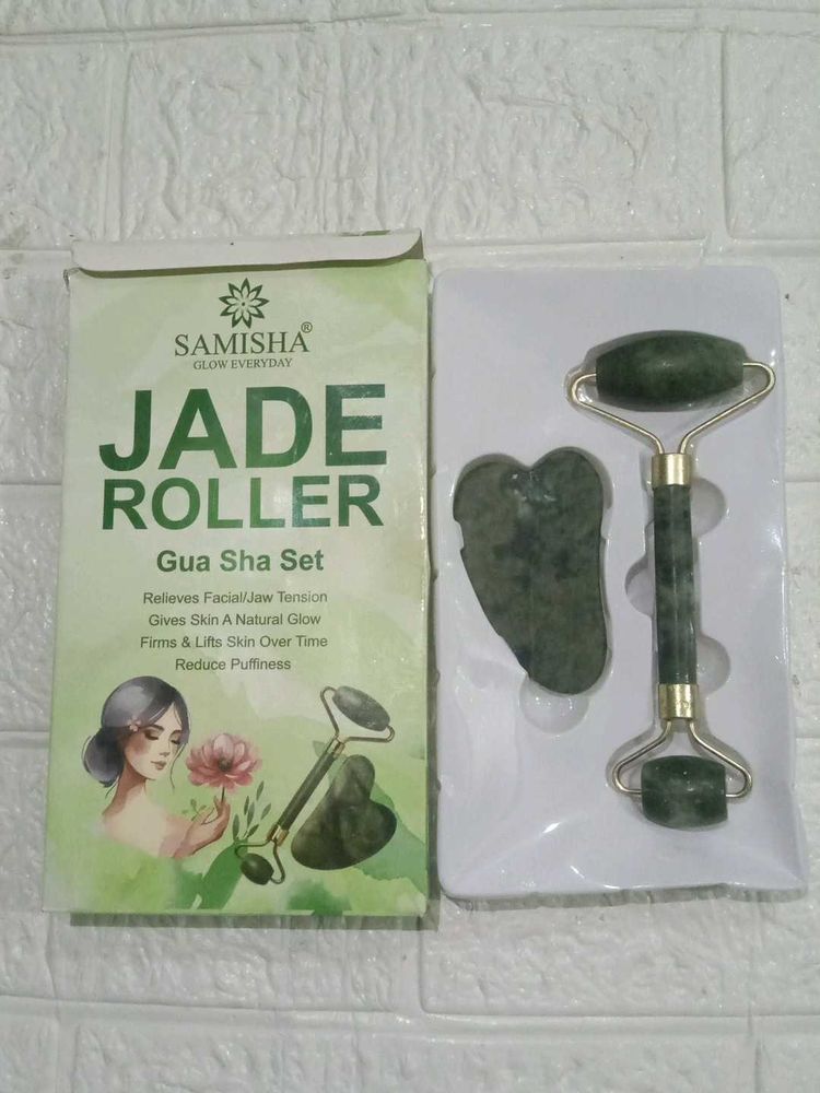 Jade roller and gua sha set💚