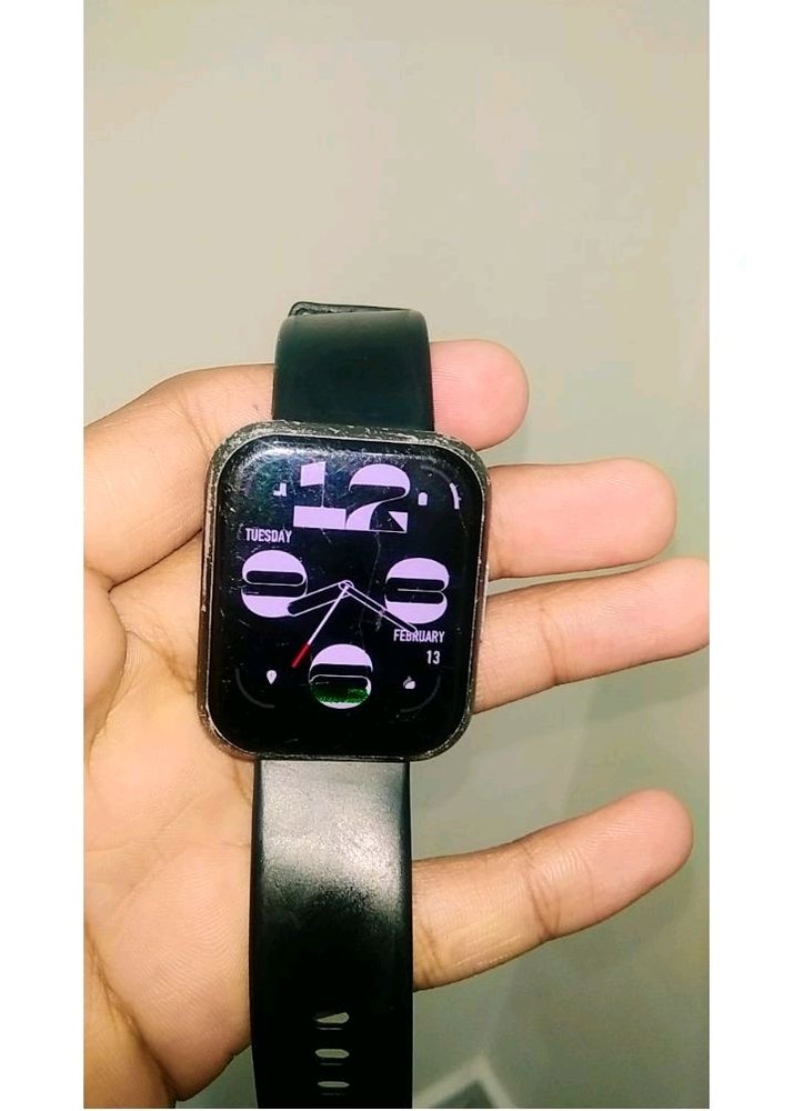 Noise Colorfit Smartwatch With Charger