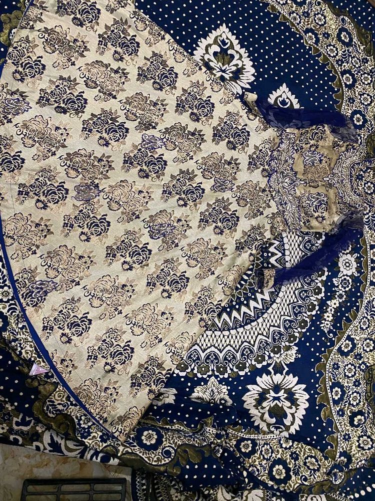 BEAUTIFULL NAVY BLUE GOUNE