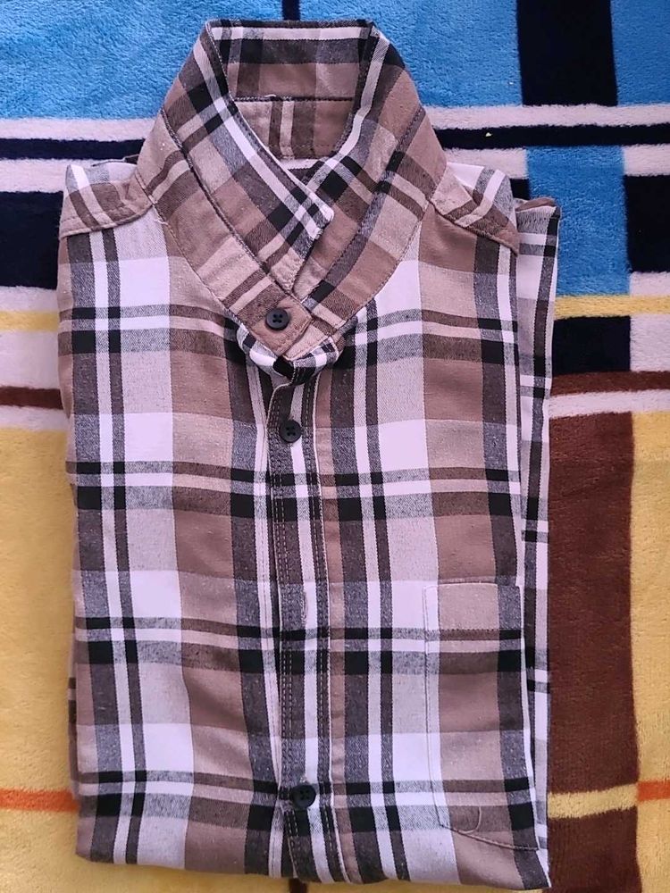 Classic Plaid Cotton Shirt Size M