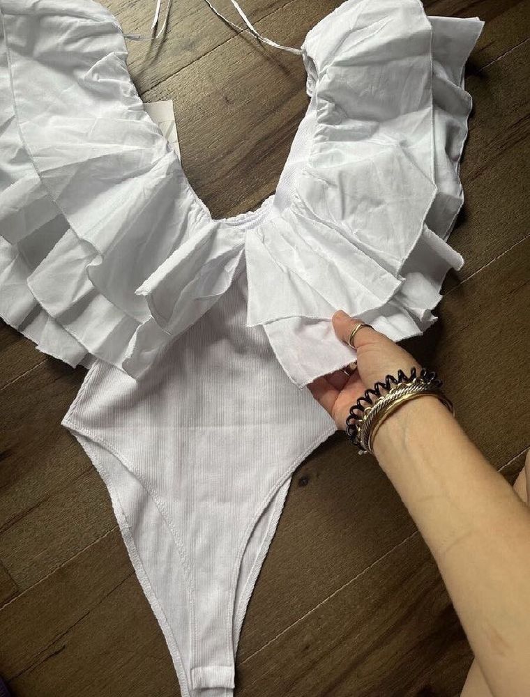 ZARA NEW RUFFLE SLEEVE BODYSUIT RIBBED SIZE-S