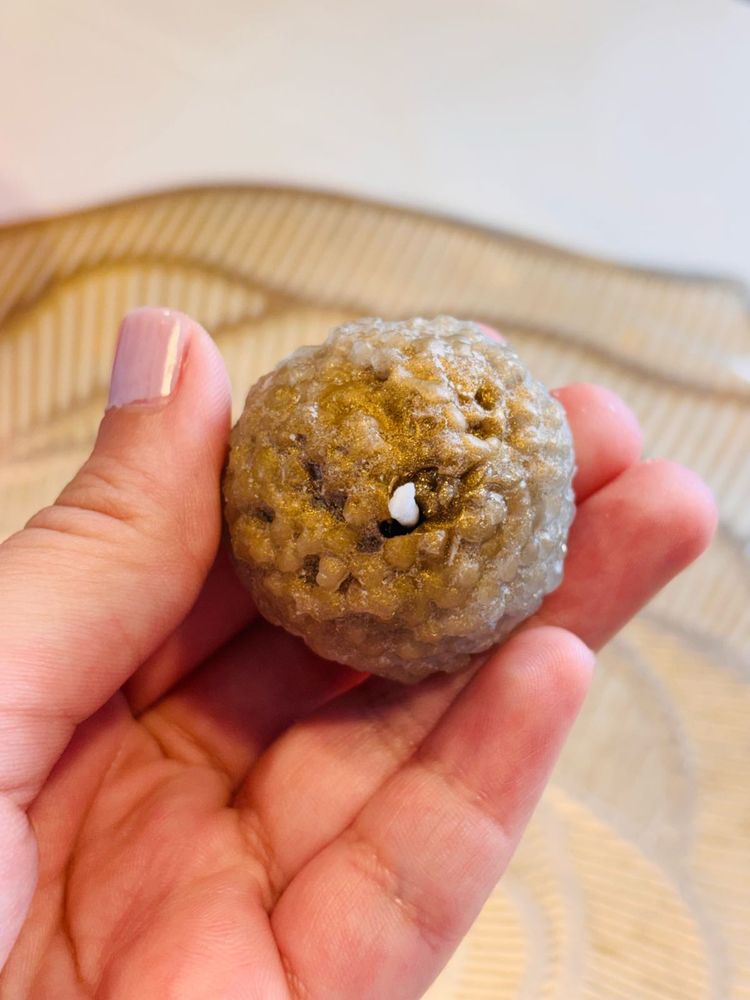 laddoo shaped candle