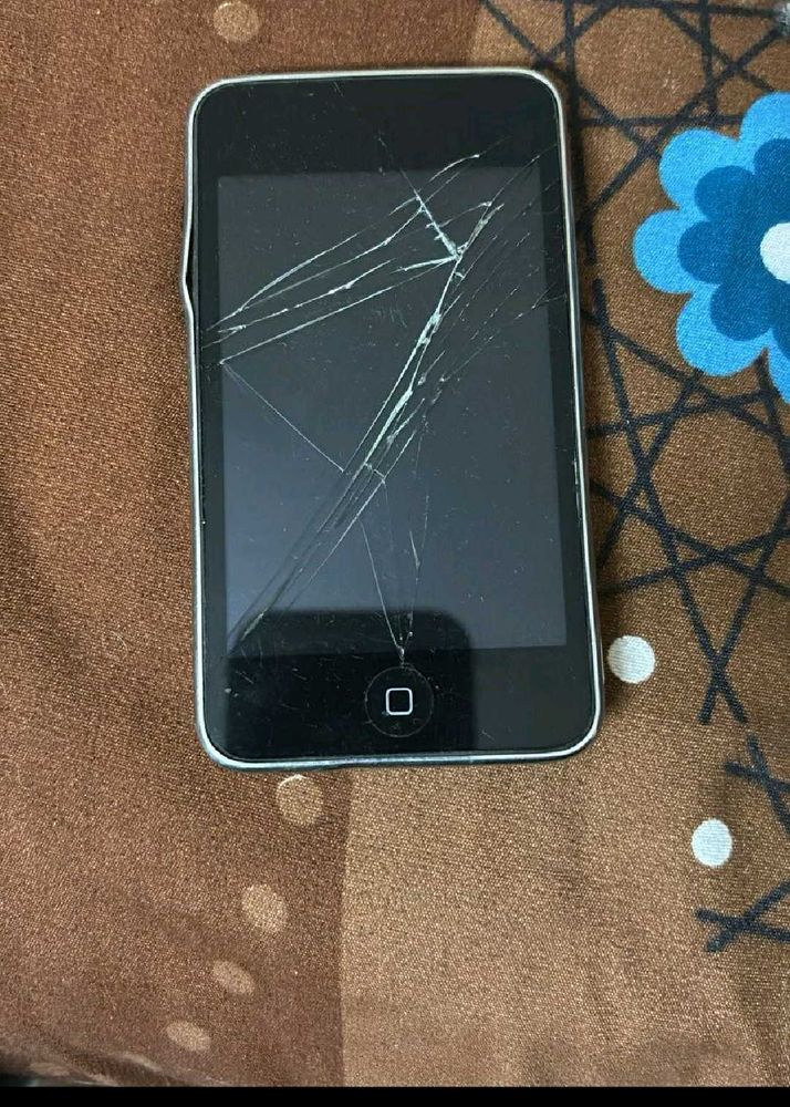 iPod Touch - Damaged Screen