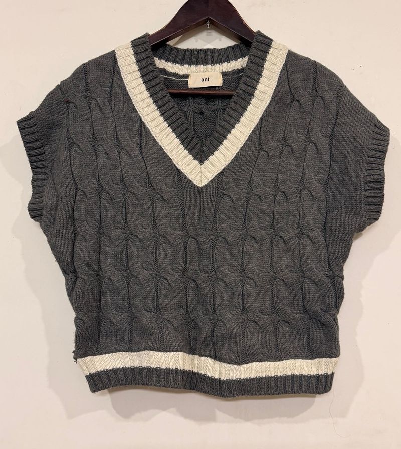 Gray Knitted Vest Top 🩶